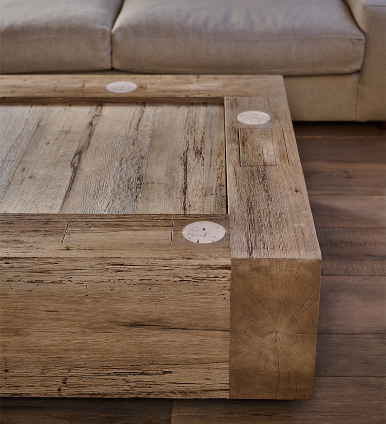 Quique Game Coffee Table