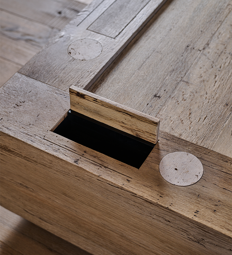 Quique Game Coffee Table